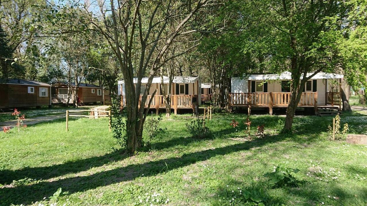 Camping Du Lion Бур-Сент-Андеоль Экстерьер фото