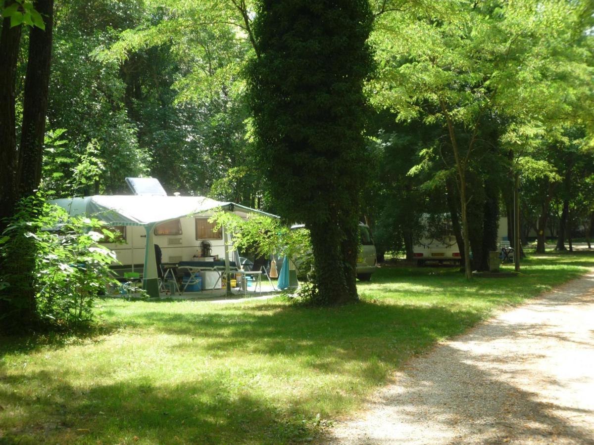 Camping Du Lion Бур-Сент-Андеоль Экстерьер фото